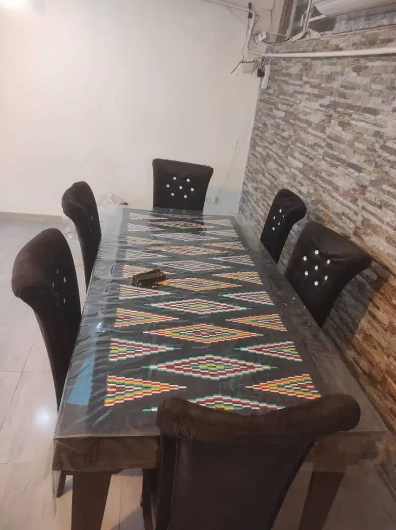 میز نهار خوری شیش نفره کاملا سالم بدون شکستگی|میز و صندلی غذاخوری|دوگنبدان, |دیوار