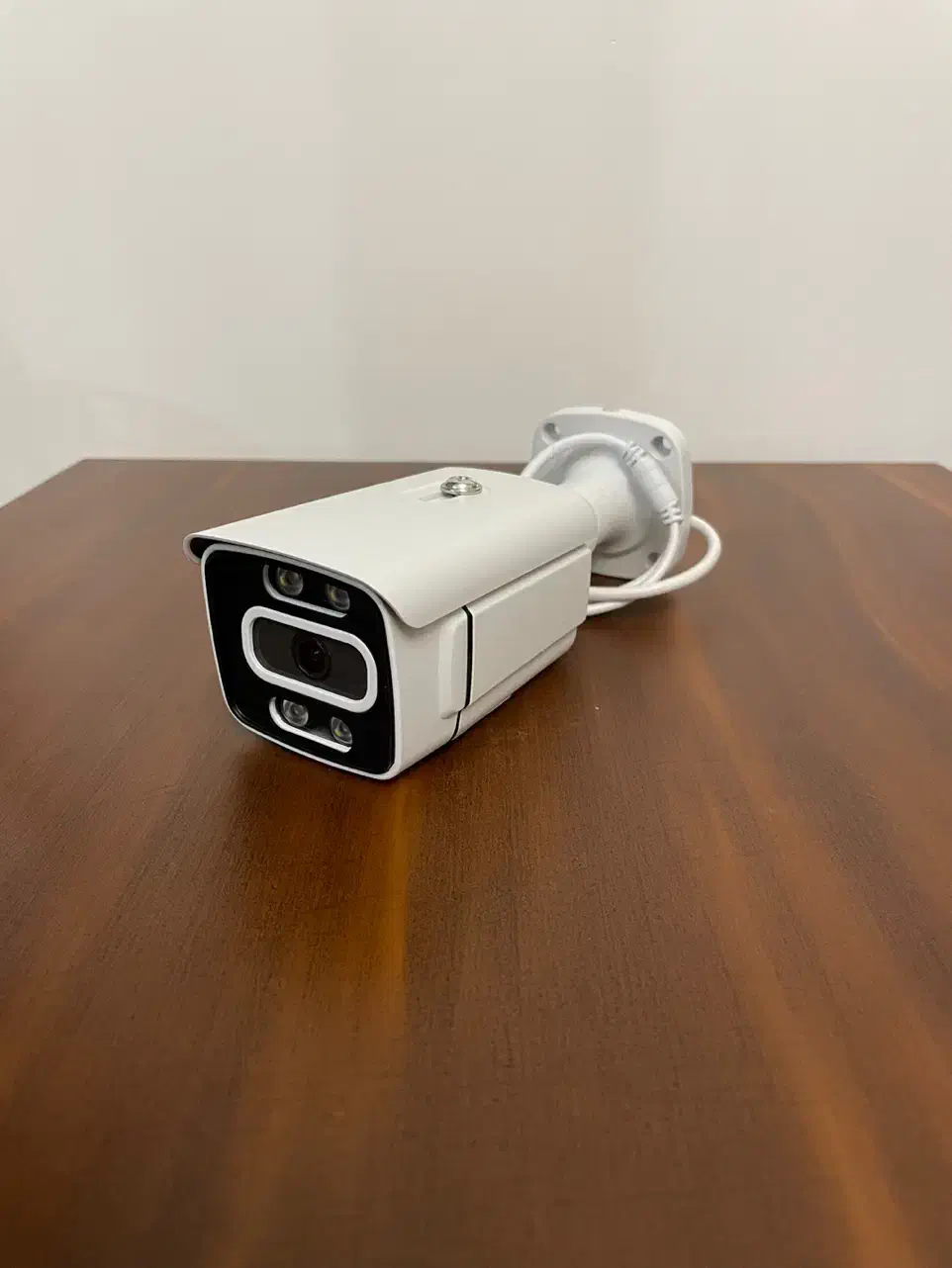 دوربین مداربسته با چک پک کامل نصاب|دوربین مداربسته|تبریز, |دیوار