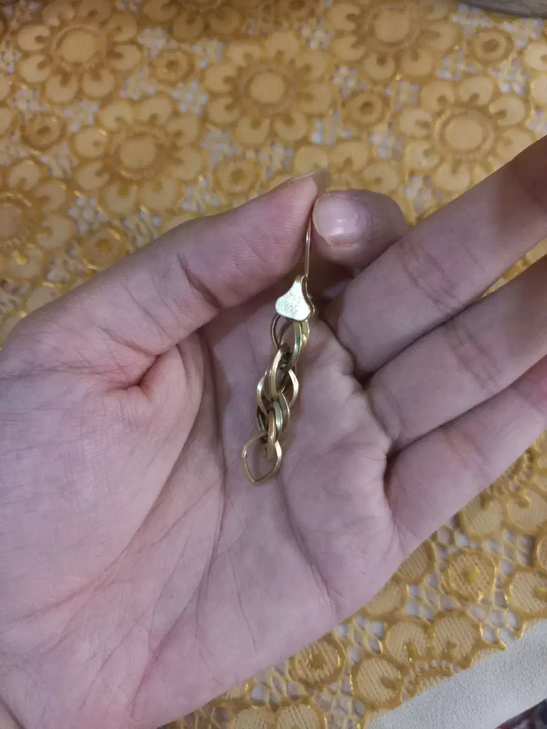 یک لنگ گوشواره گم شده اگ کسی پیدا کرد اطلاع بده|جواهرات|بیرجند, |دیوار