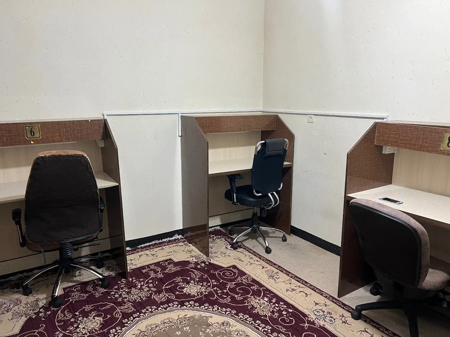 فروش به صورت عمده و جزیی تعدادی میز|میز تحریر و کامپیوتر|یاسوج, |دیوار