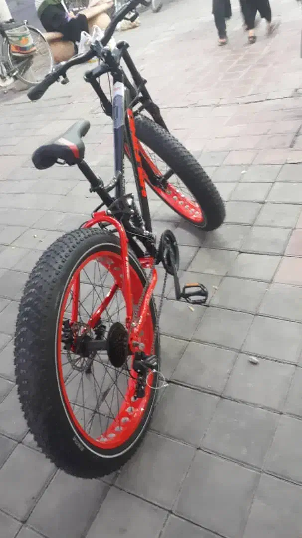 دوچرخه سایز ۲۶ قرمز لاستیک پهن تمیز|دوچرخه، اسکیت، اسکوتر|کاشان, الغدیر|دیوار