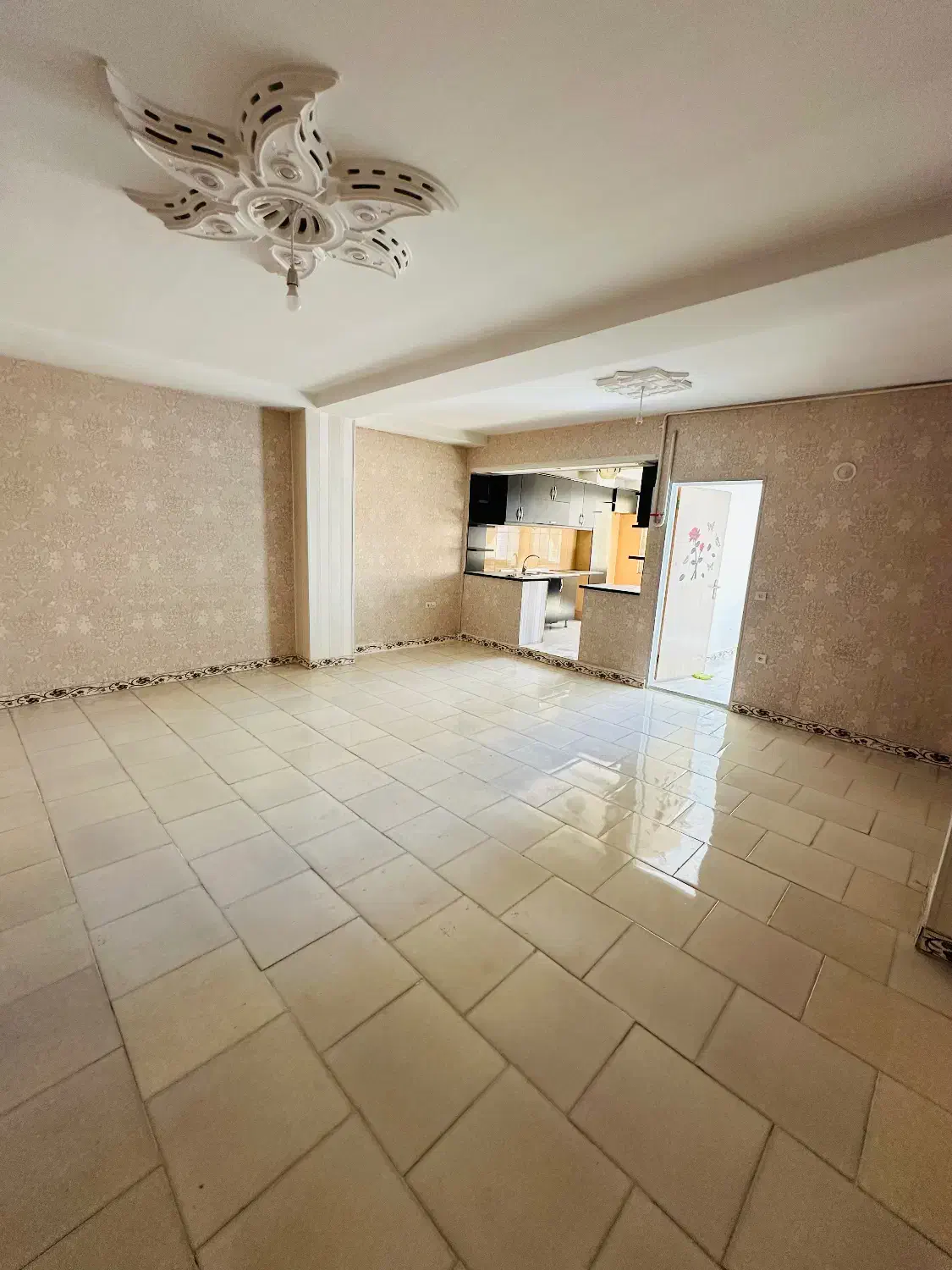 رهن کامل اپارتمان ۹۰ متری تک واحدی|اجارهٔ آپارتمان|محمدشهر, سیدآباد|دیوار