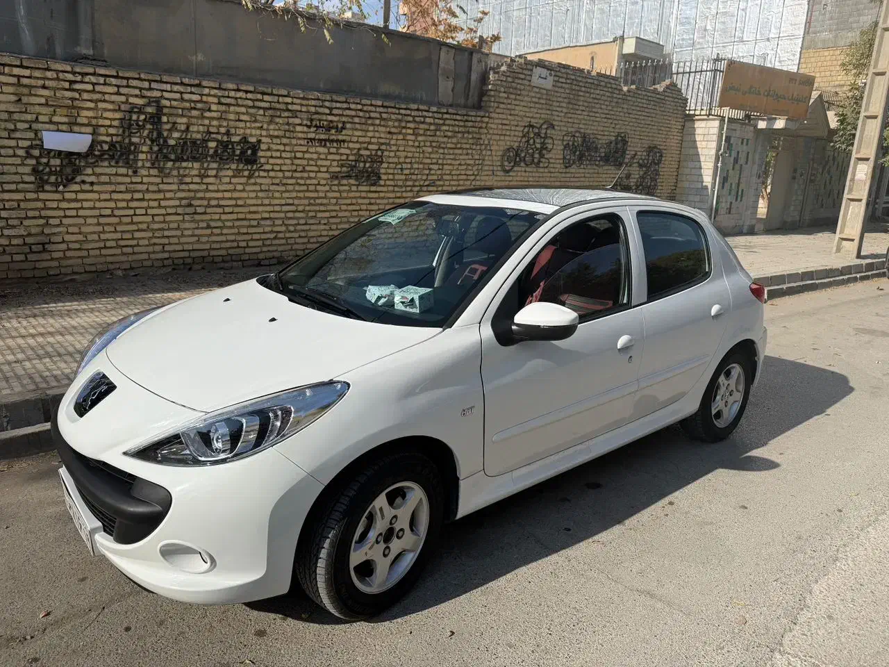 پژو ۲۰۷|خودرو سواری و وانت|کرمانشاه, |دیوار