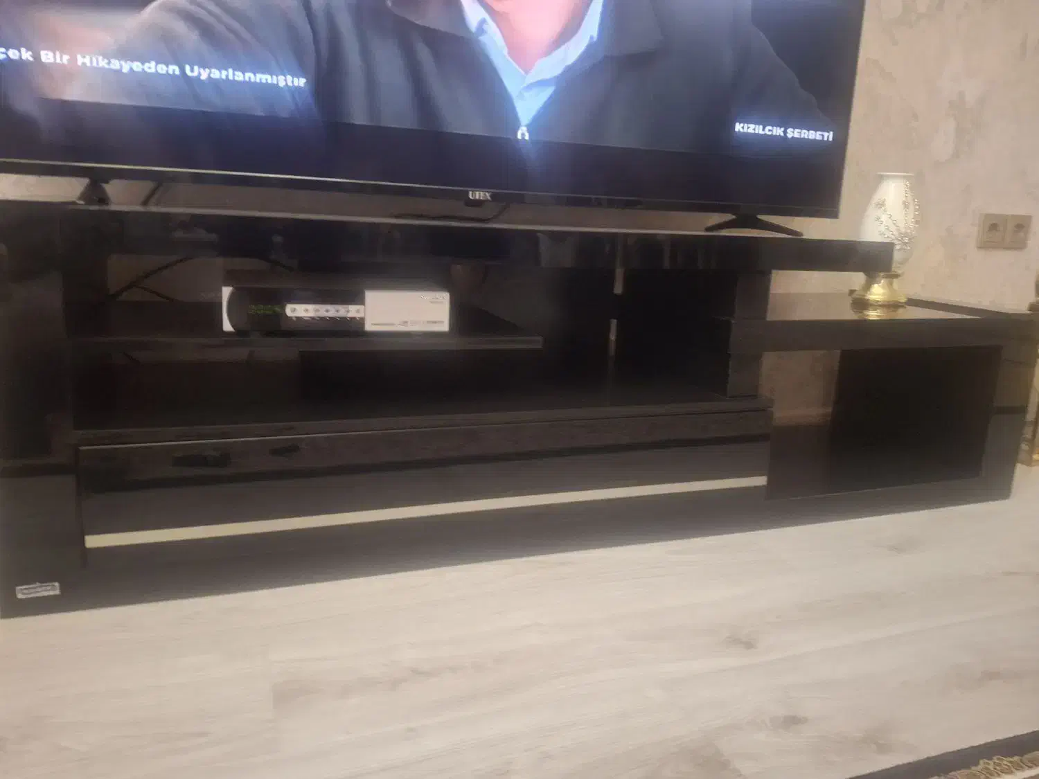 میز تلویزیون شیک|میز تلویزیون|ارومیه, |دیوار