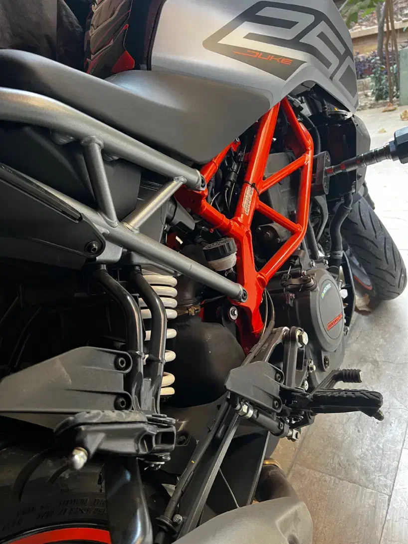 دوک ۲۵۰|موتورسیکلت|تهران, ائمه اطهار|دیوار