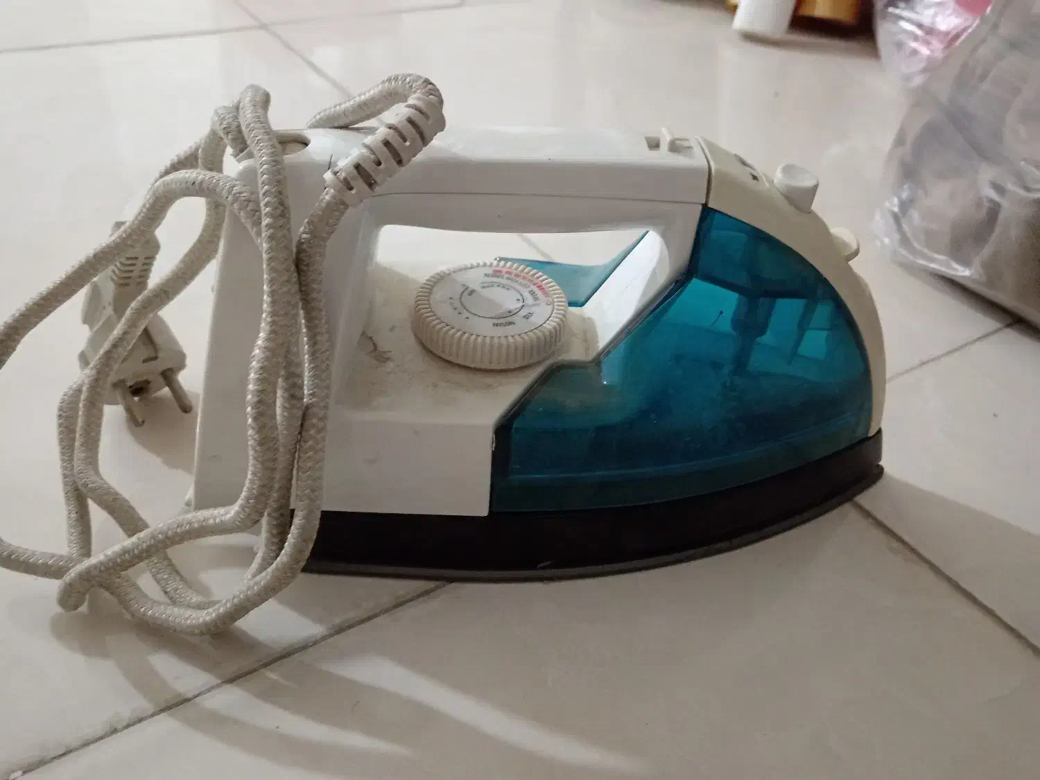 اتو بوش ساده|اتو و لوازم اتو|محمدشهر, یزدیها|دیوار