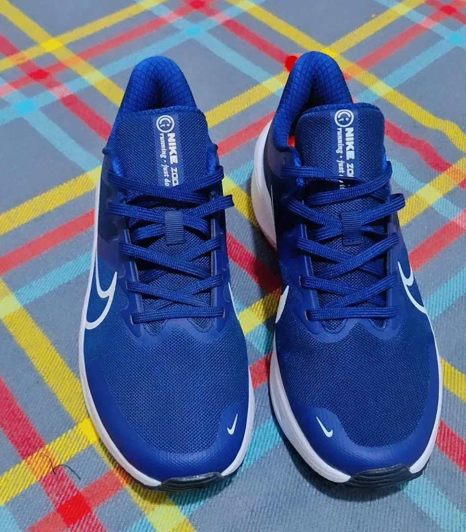 کتونی اصلی|کیف، کفش، کمربند|رشت, معلم|دیوار