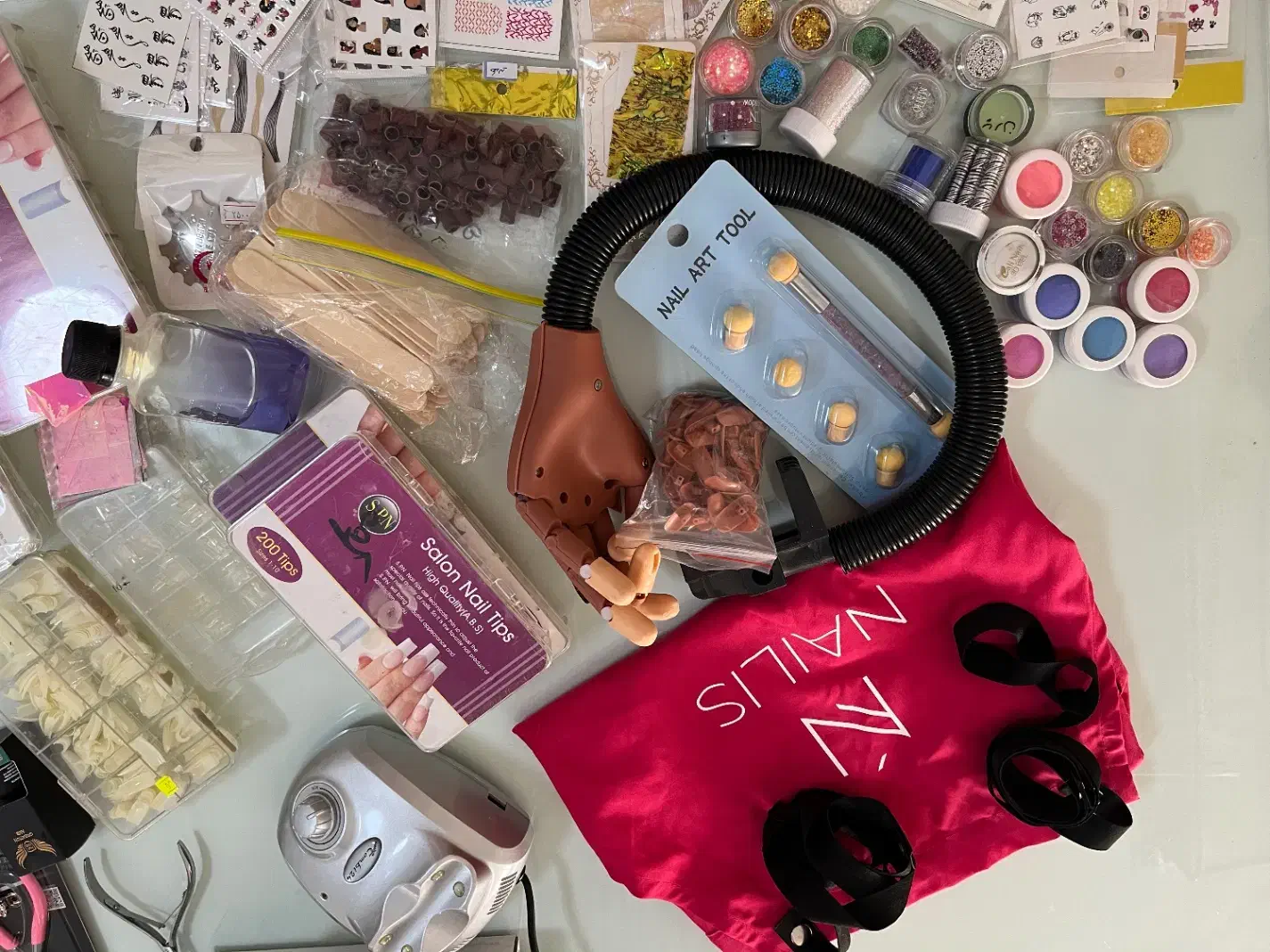 کاشت ناخن و طراحی ناخن|آرایشی، بهداشتی، درمانی|فردیس, خیام غربی|دیوار