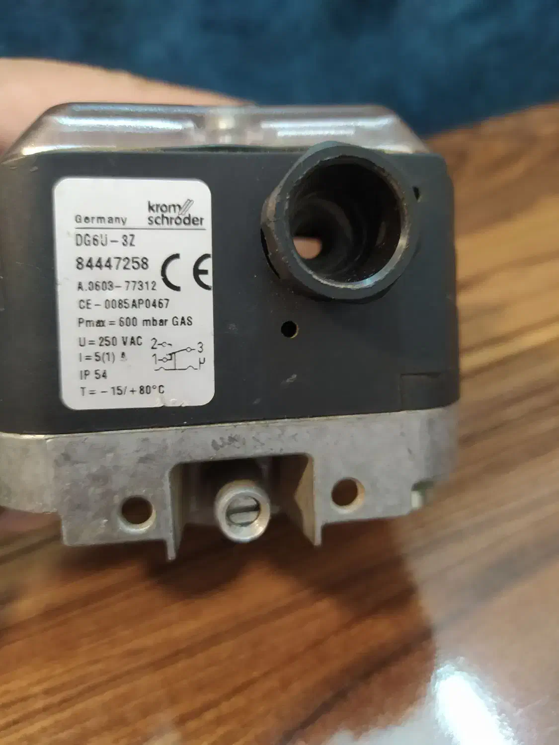 پرشر سوییچ هوا(گاز) و سیالات|ابزارآلات|فولادشهر, B2|دیوار