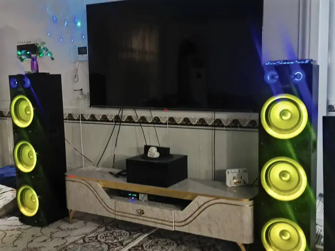 تلویزیون هایسنس 75 اینچ|تلویزیون و پروژکتور|بوشهر, |دیوار