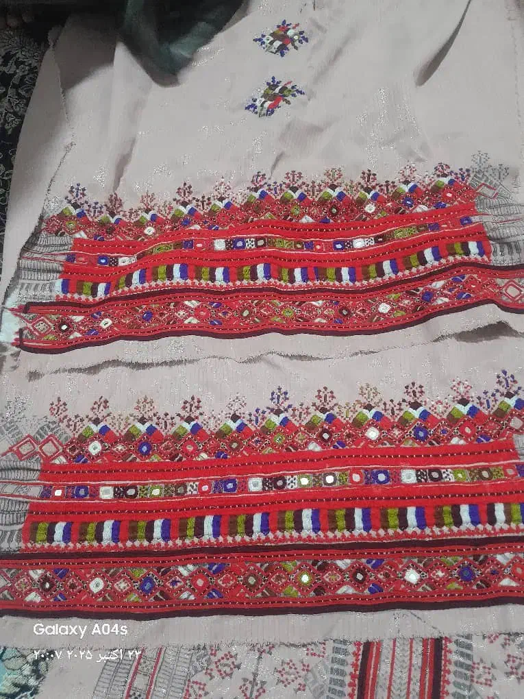 لباس دزودامن دست|لباس|خاش, |دیوار