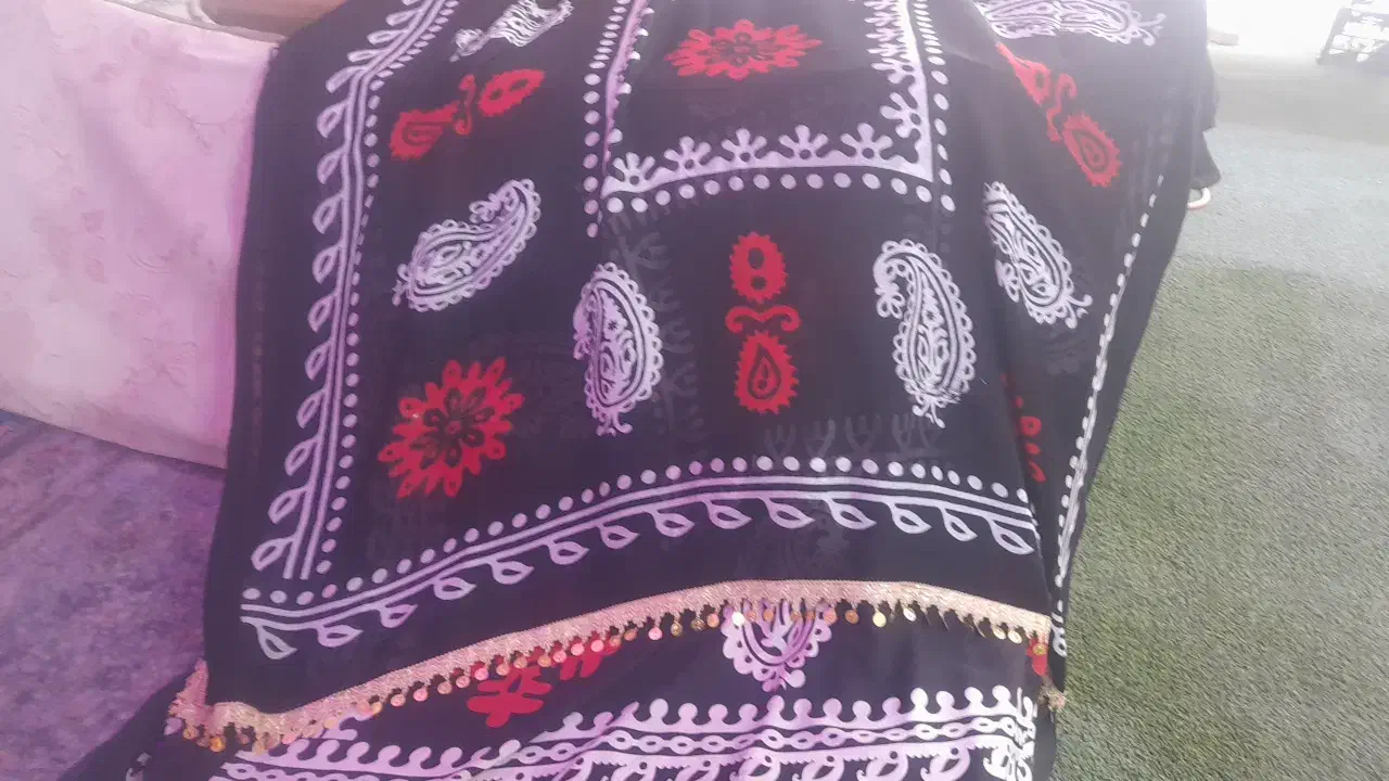 روسری سنتی گلونی|لباس|پاپی, |دیوار