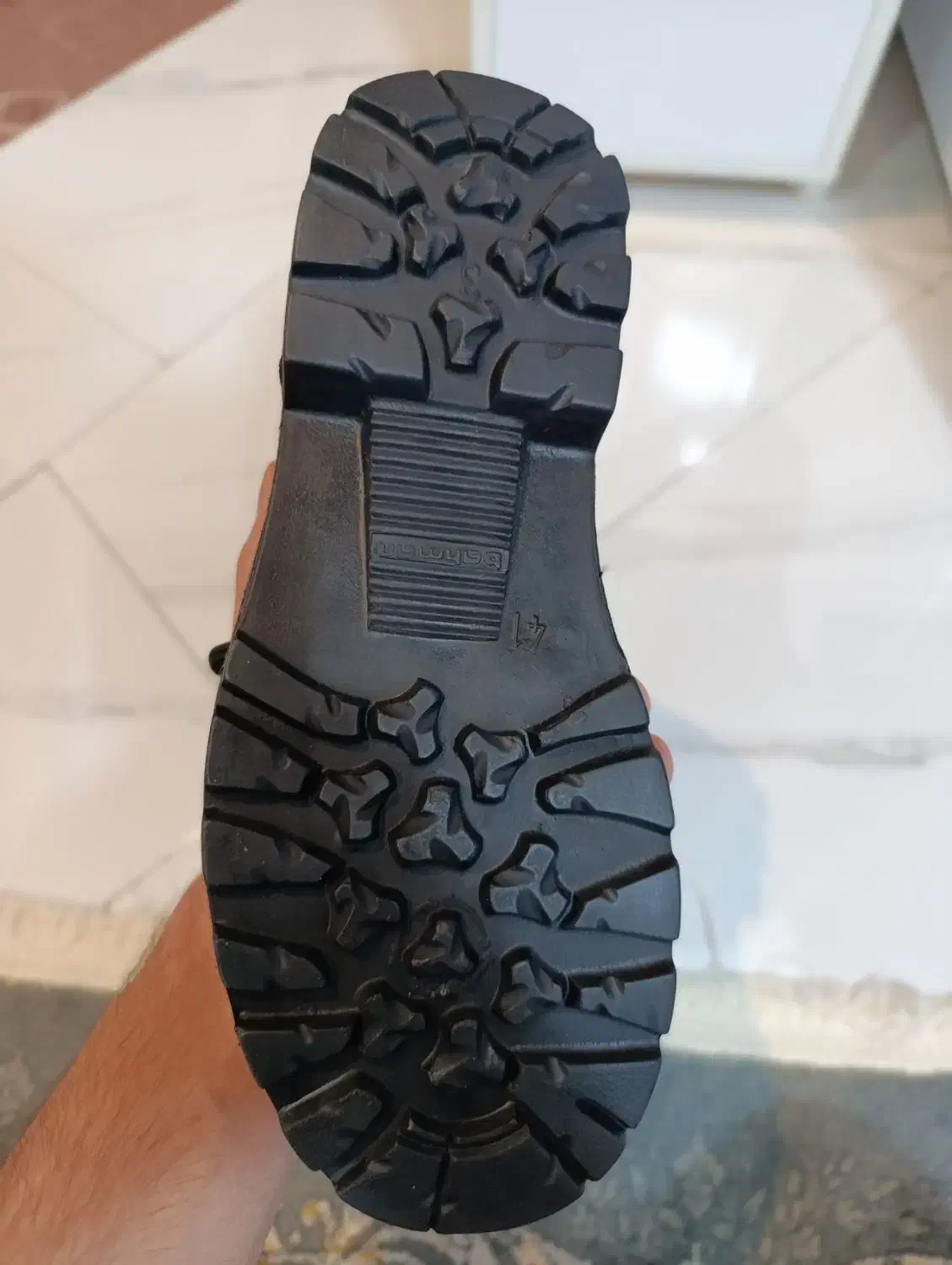 پوتین بهمن|کیف، کفش، کمربند|بروجرد, |دیوار