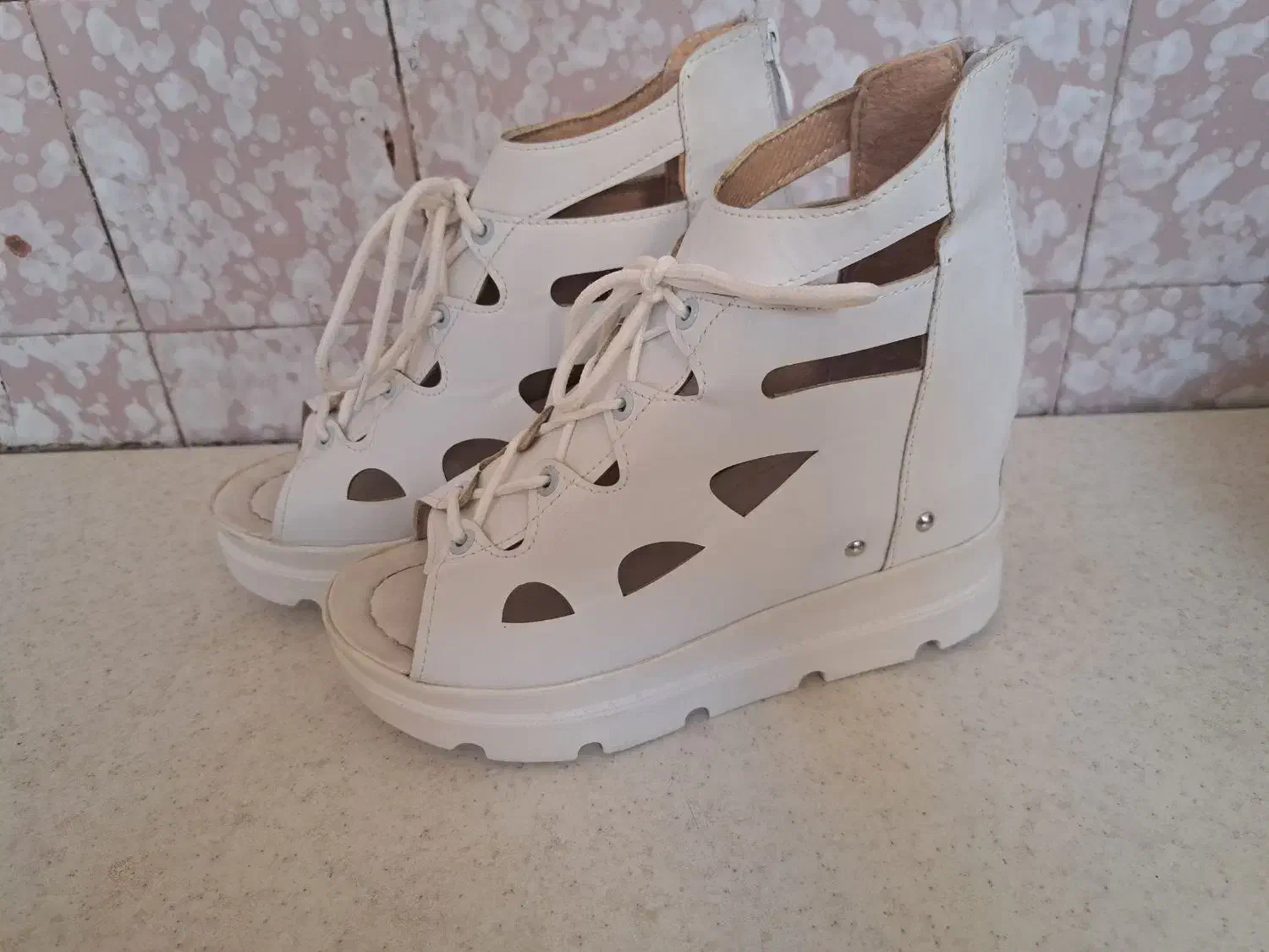 کفش صندل سفیدسایز۳۷|کیف، کفش، کمربند|یزد, |دیوار