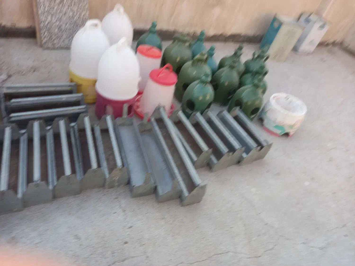 فروش آوازم آبخوری ،دانخوری کبوتر وغیره|لوازم جانبی حیوانات|اصفهان, پوریای ولی|دیوار