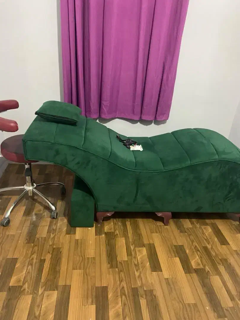 تخت مبلی خدمات زیبایی|آرایشگاه و سالنهای زیبایی|سمنان, |دیوار