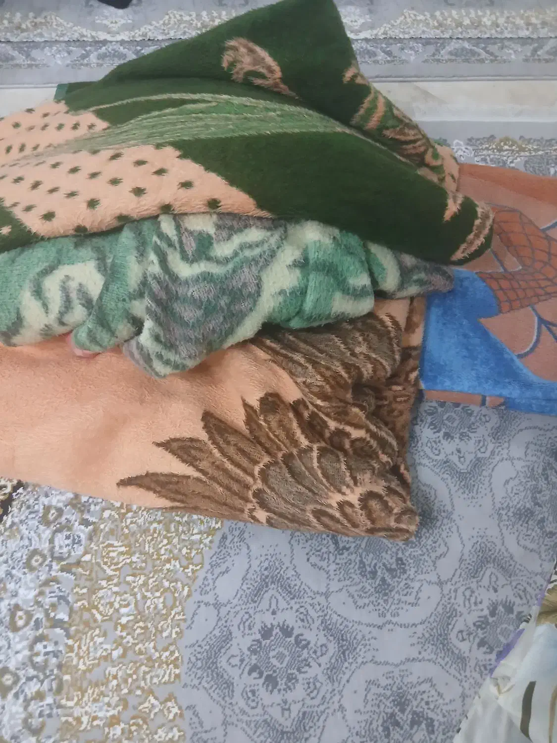 لحاف کرسی شب یلداباقیمت مناسب|رختخواب، بالش، پتو|محلات, |دیوار