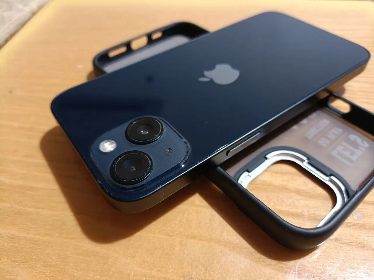 iPhone 13|موبایل|جم, |دیوار