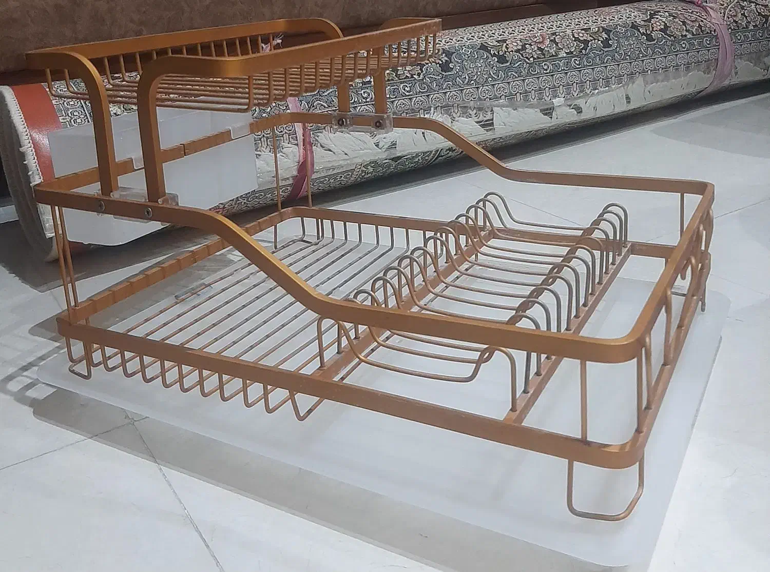 آبچکان یک و نیم طبقه آلومینیومی طلایی|آبچکان و نظمدهنده ظروف|رشت, حسین آباد|دیوار