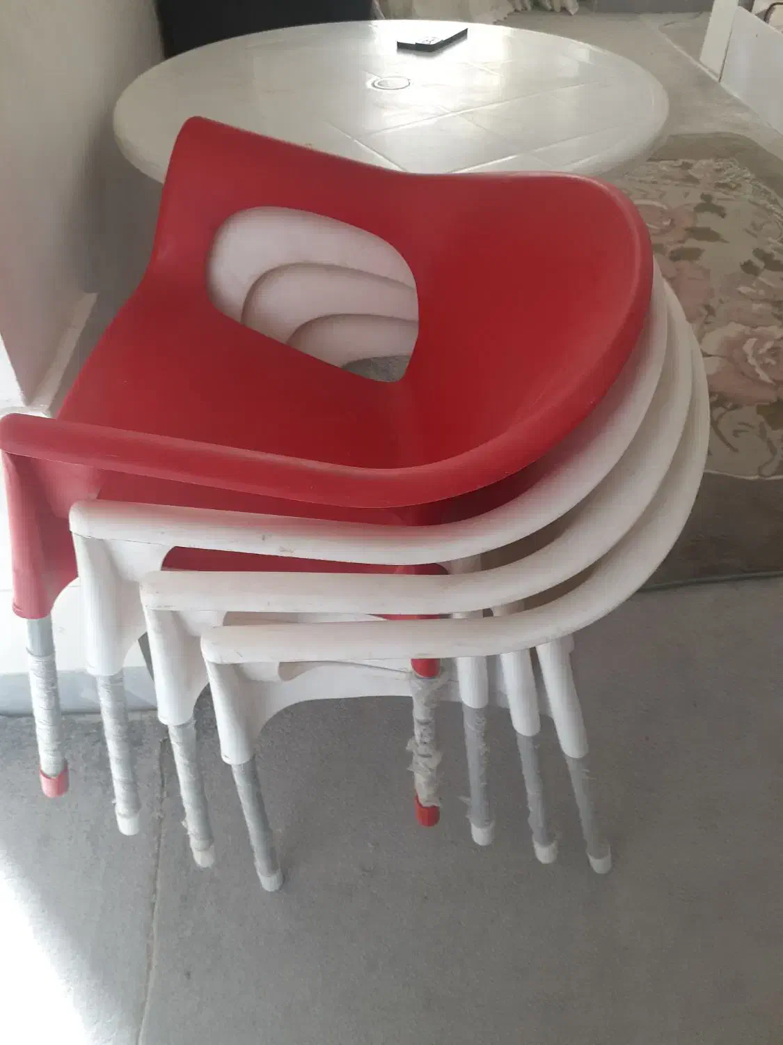 بشتاب بسوی ارزانی دو دست میز وصندلی نو وشیک حراج|میز و صندلی غذاخوری|یاسوج, |دیوار