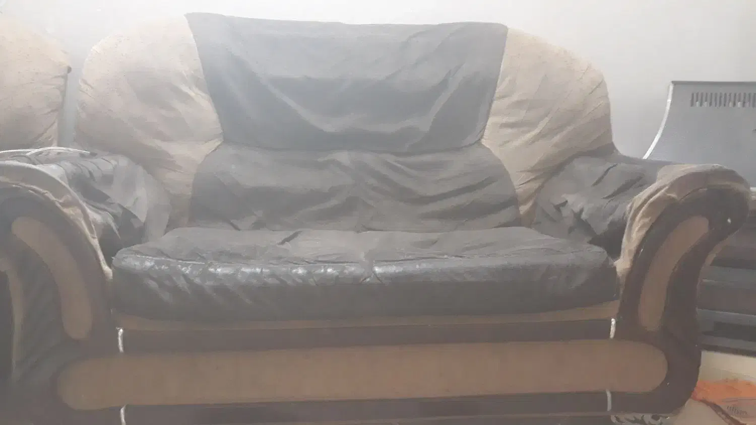 مبل راحتی فقط ۱۰۰ تومن|مبلمان خانگی و میز عسلی|قم, باغ کرباسی|دیوار