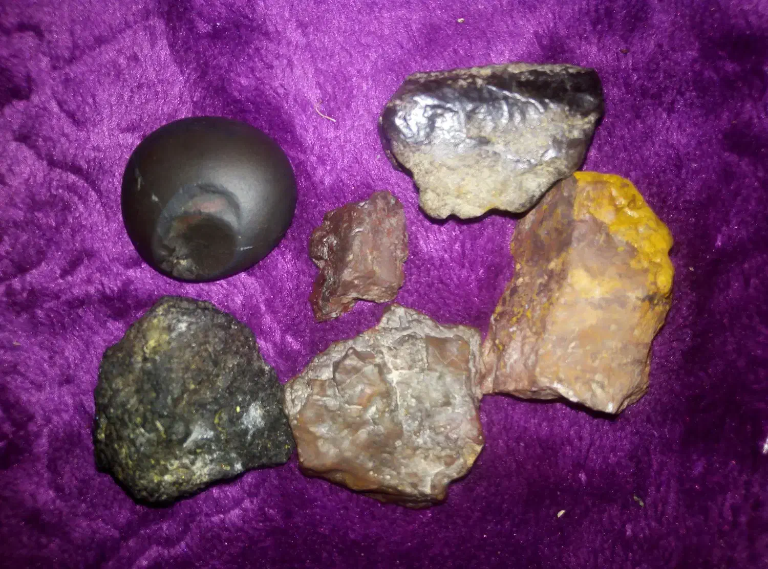 تعدای سنگ بفروش میرسد|کلکسیون اشیاء عتیقه|ایرانشهر, |دیوار