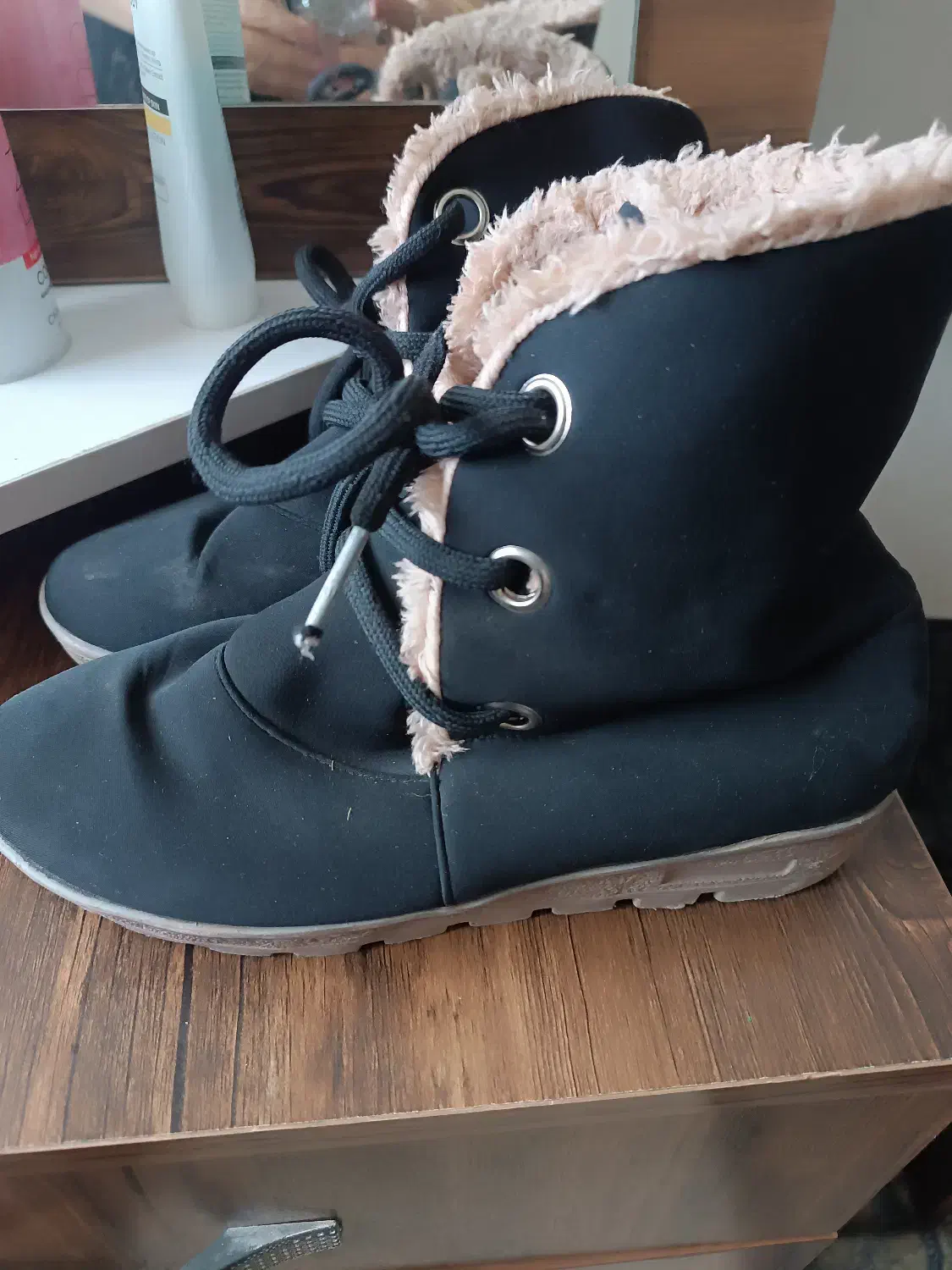 نیم بوت گرم وزیبا|کیف، کفش، کمربند|ساری, |دیوار