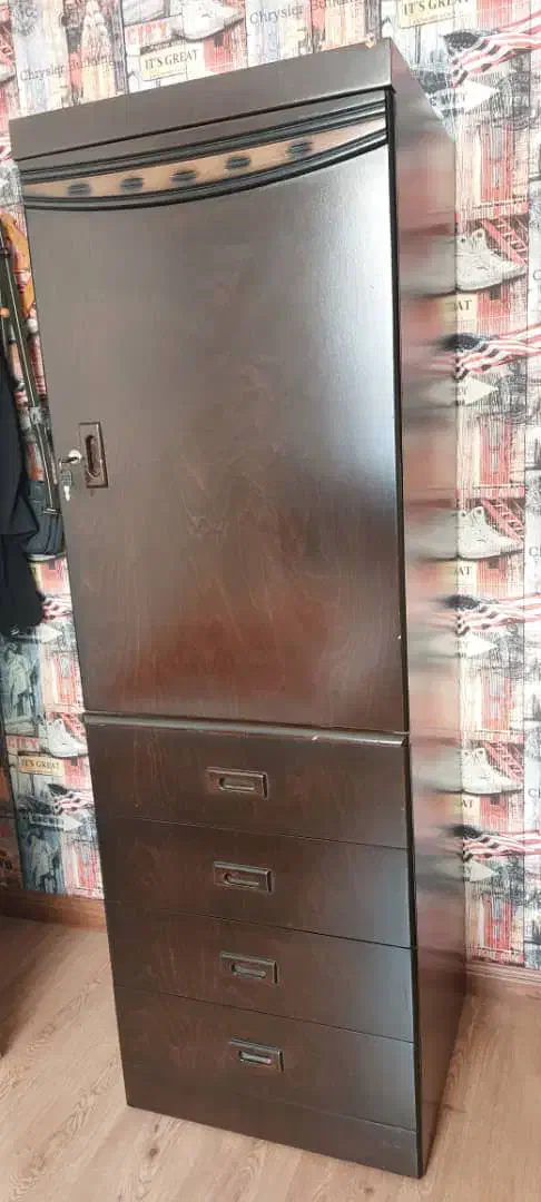 تخت نوجوان به همراه کمد لباس|تخت و سرویس خواب|تهران, سردارجنگل|دیوار