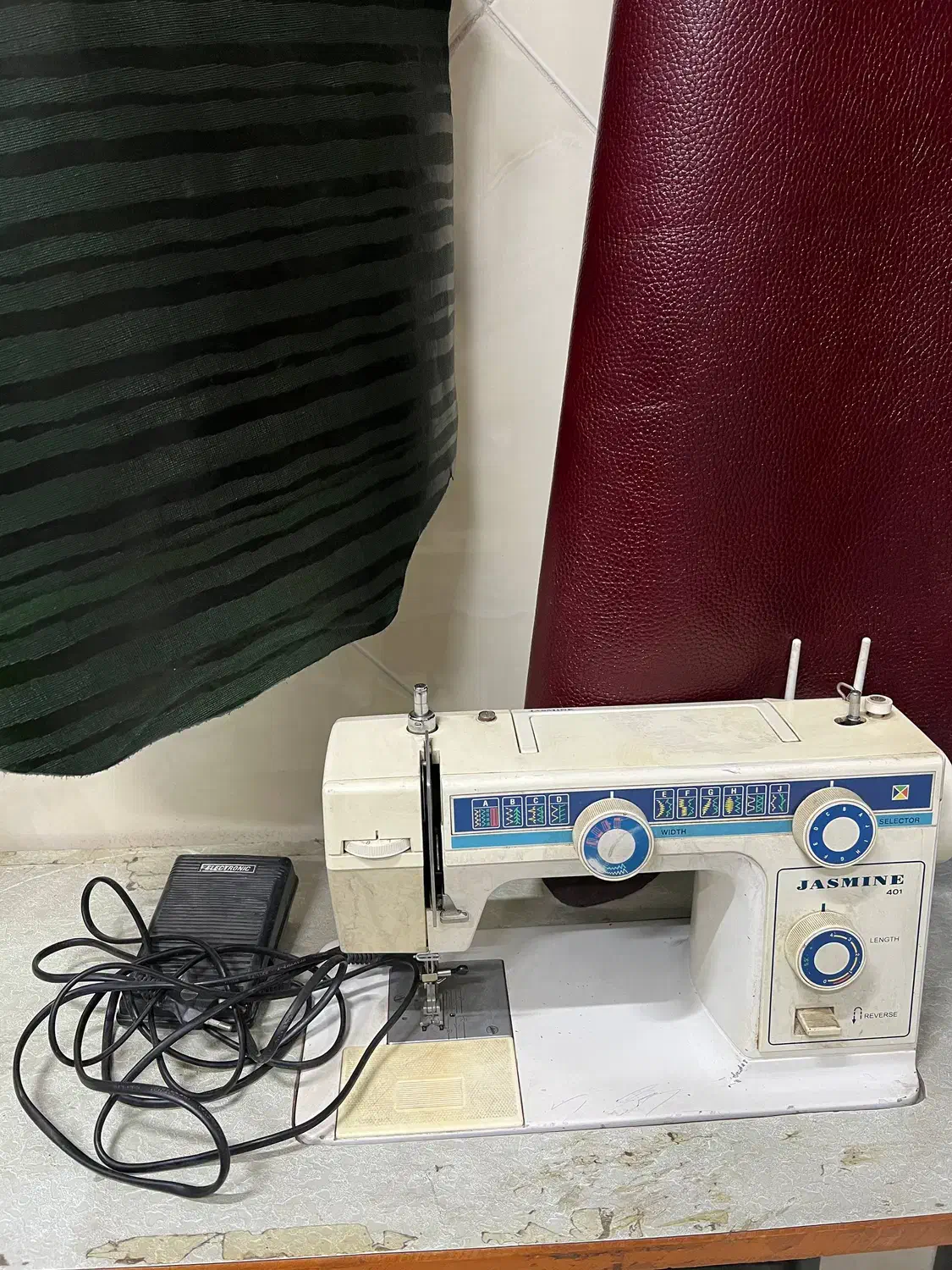 فروش چرخ گلدوزی یاسمین مدل ۴۰۱و سردوز پروانه|لوازم خیاطی و بافتنی|پاکدشت, پاکدشت (مامازند)|دیوار