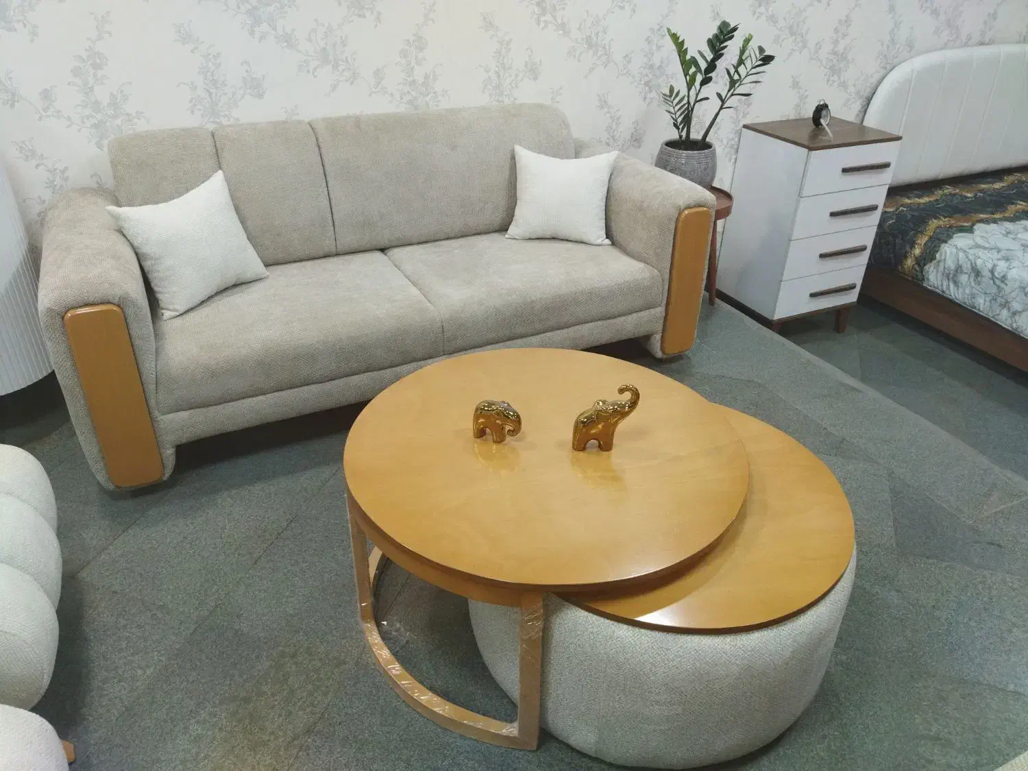 فقط با 5 میلیون پیش پرداخت|مبلمان خانگی و میز عسلی|سمنان, |دیوار