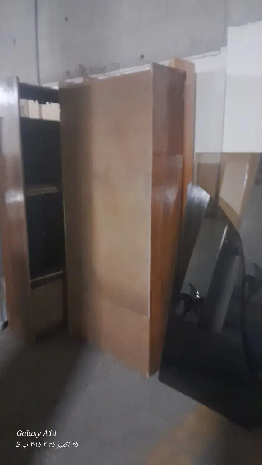 صندلی چوبی وگردون فایل فلزی وکمد چوبی|مبلمان اداری|قم, الوندیه و گذر صادق|دیوار