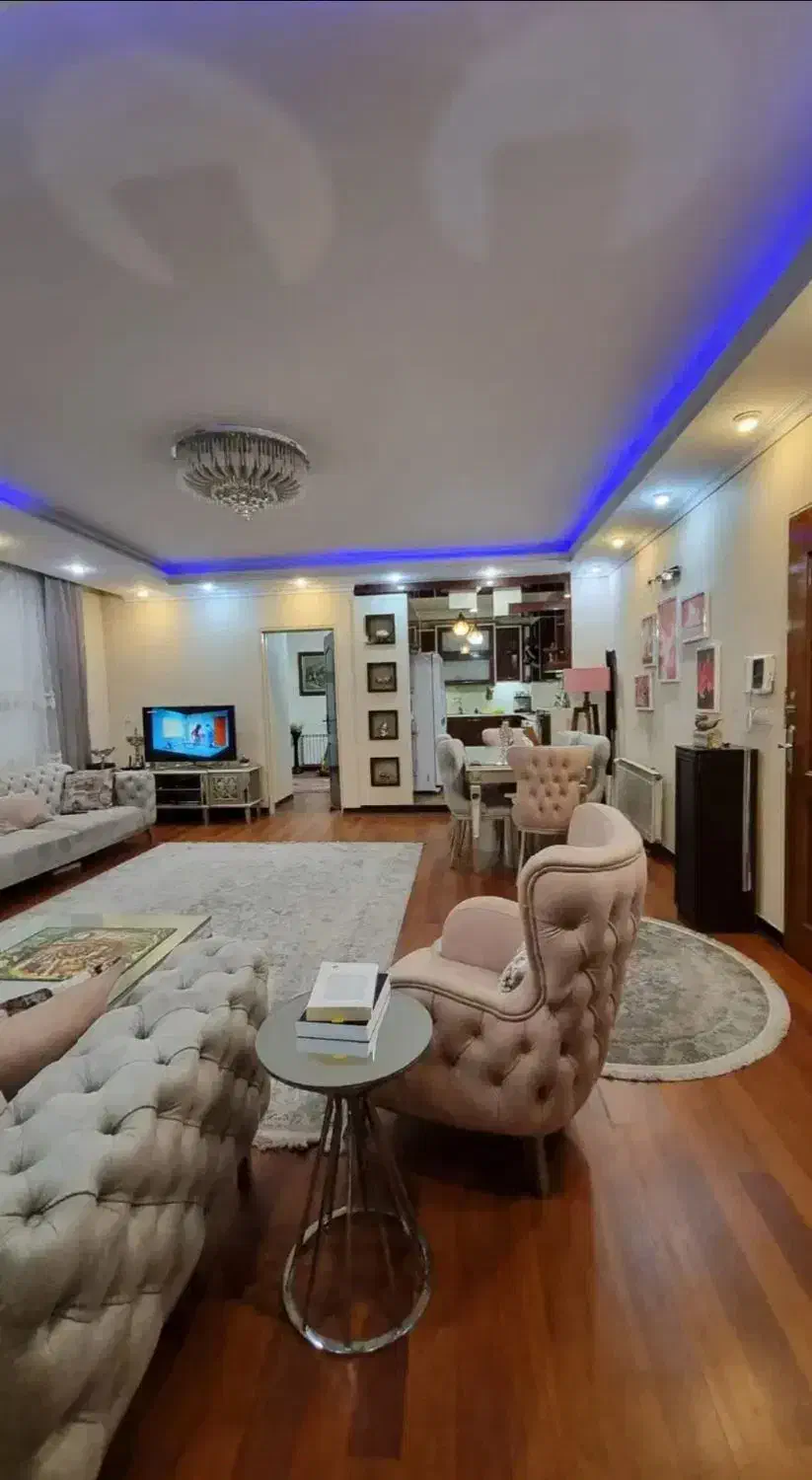 80متر کف پارکت 1250وام برداشته روسند یکسال پرداختی|فروش آپارتمان|کرج, عظیمیه|دیوار