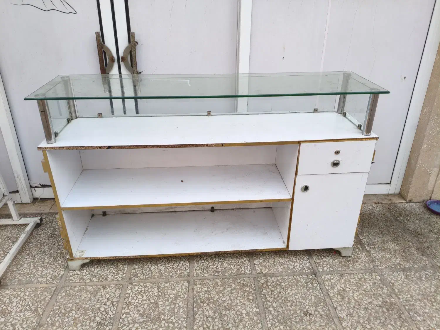 دو عدد آیینه با استند به همراه یک میز|فروشگاه و مغازه|ری, شهید بهشتی|دیوار