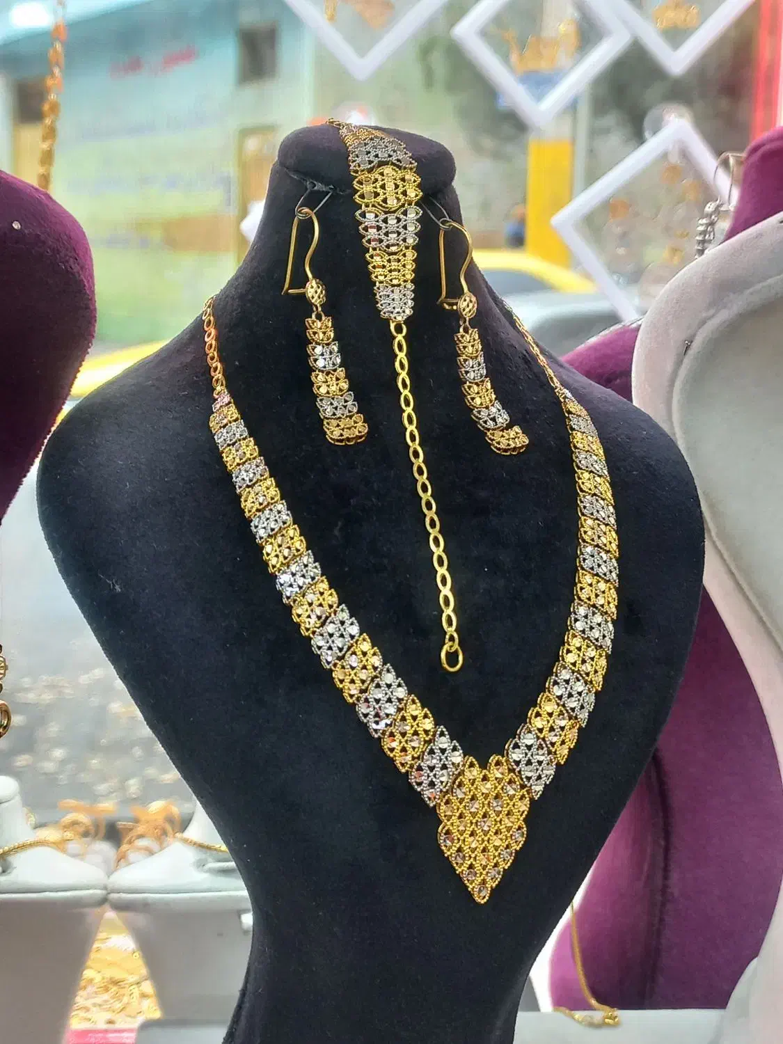 طلا سرویس زیبای تراشخور(بدون اجرت)|جواهرات|تبریز, |دیوار