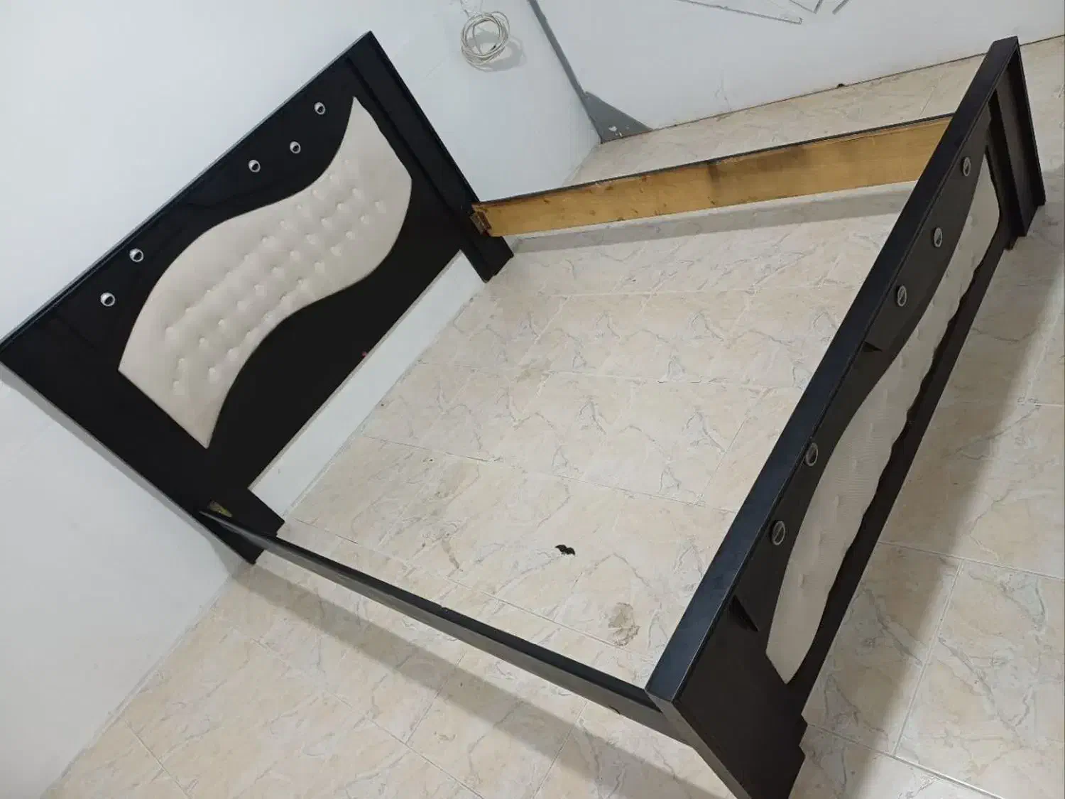 تخت دونفره چوبی|تخت و سرویس خواب|شاهرود, |دیوار