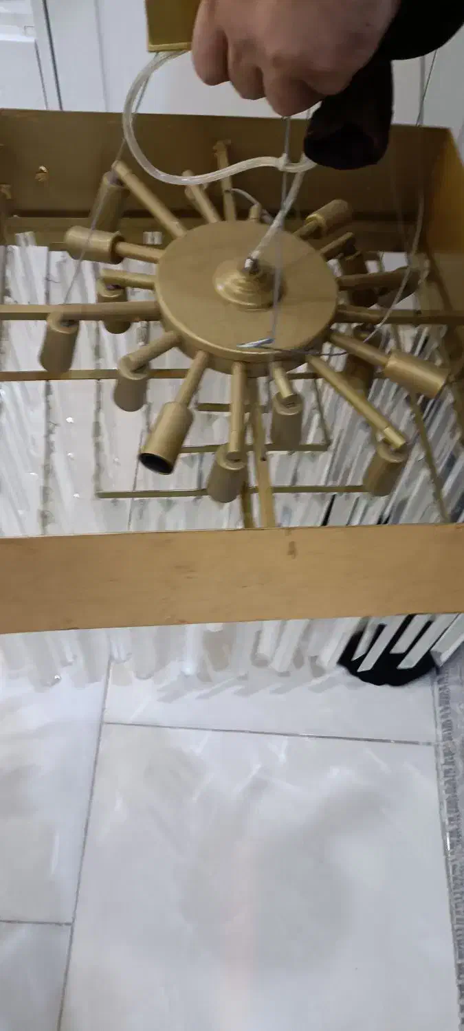 لوستر پنجاه در پنجاه. نونو|لوستر و چراغ آویز|اندیشه, اندیشه فاز ۳|دیوار