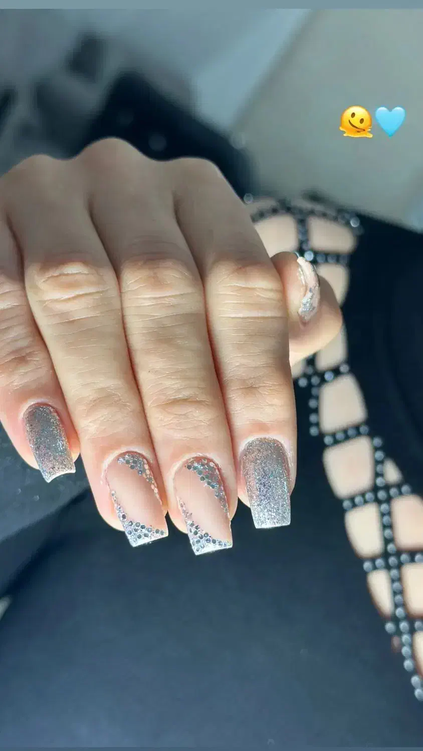 صفر تا صد خدمات ناخن به صورت حرفه ای|خدمات آرایشگری و زیبایی|یاسوج, |دیوار