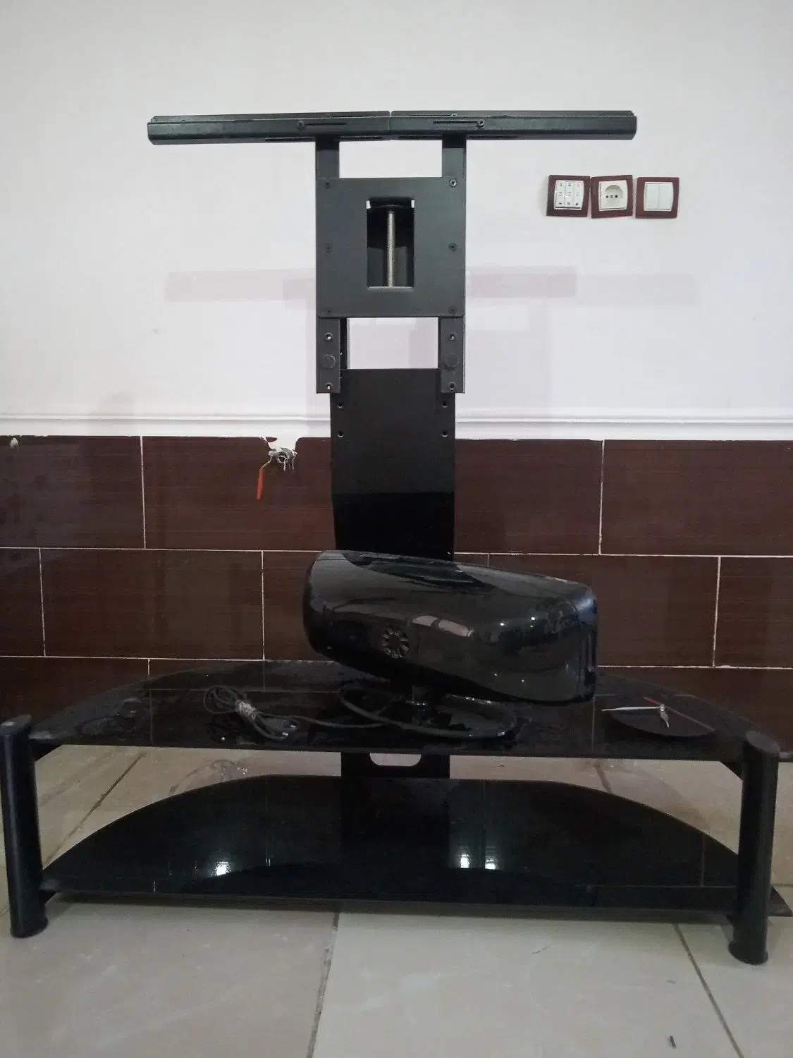 میز تلویزیون ال سی دی پایه دار|میز تلویزیون|شیراز, غدیر جنوبی|دیوار