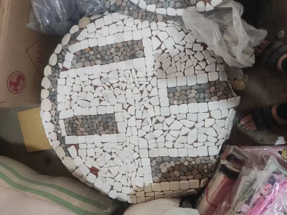 پادری سنگی|پادری|برخوار, |دیوار