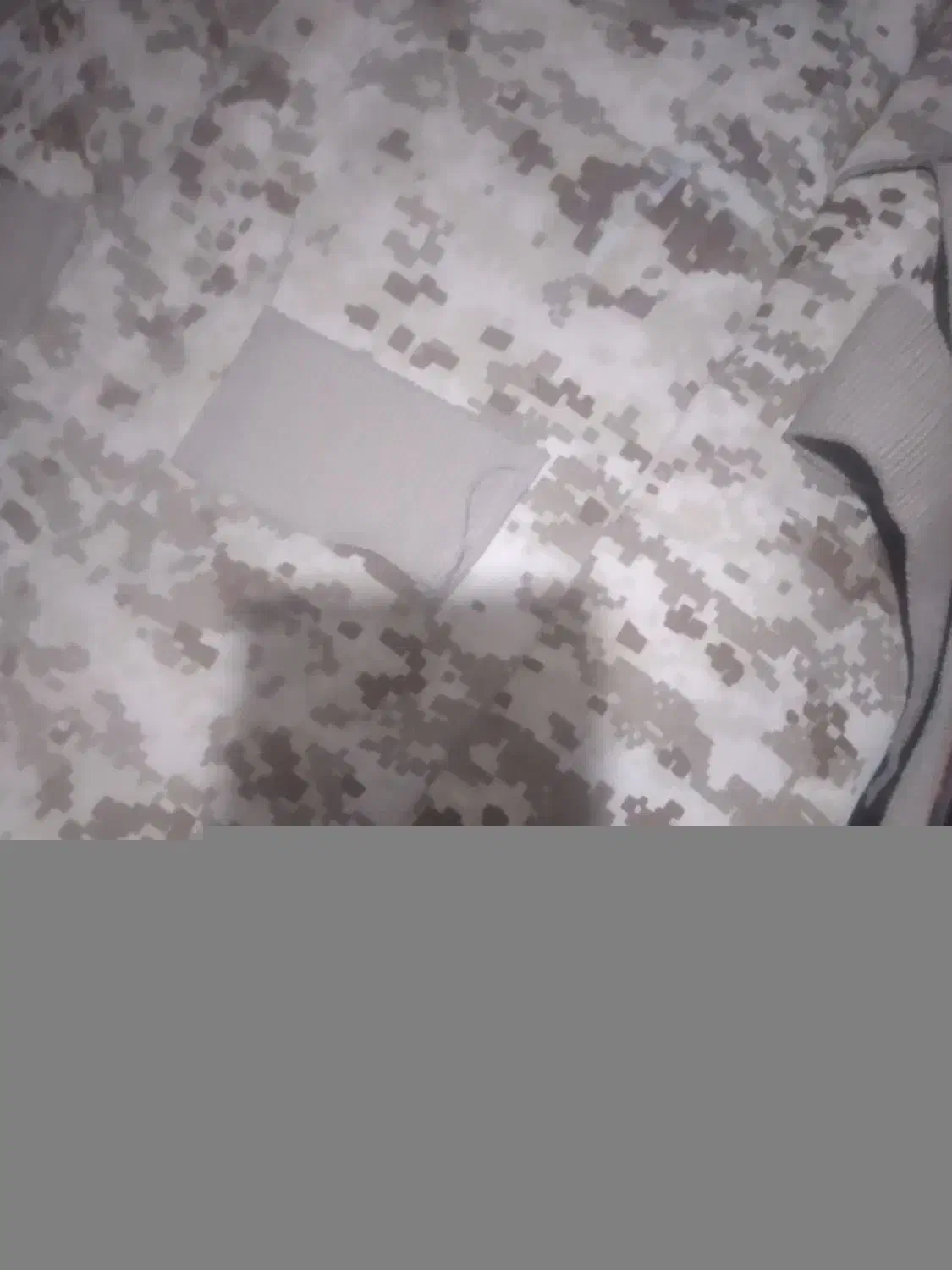 لباس سربازی|لباس|پیر بکران, |دیوار