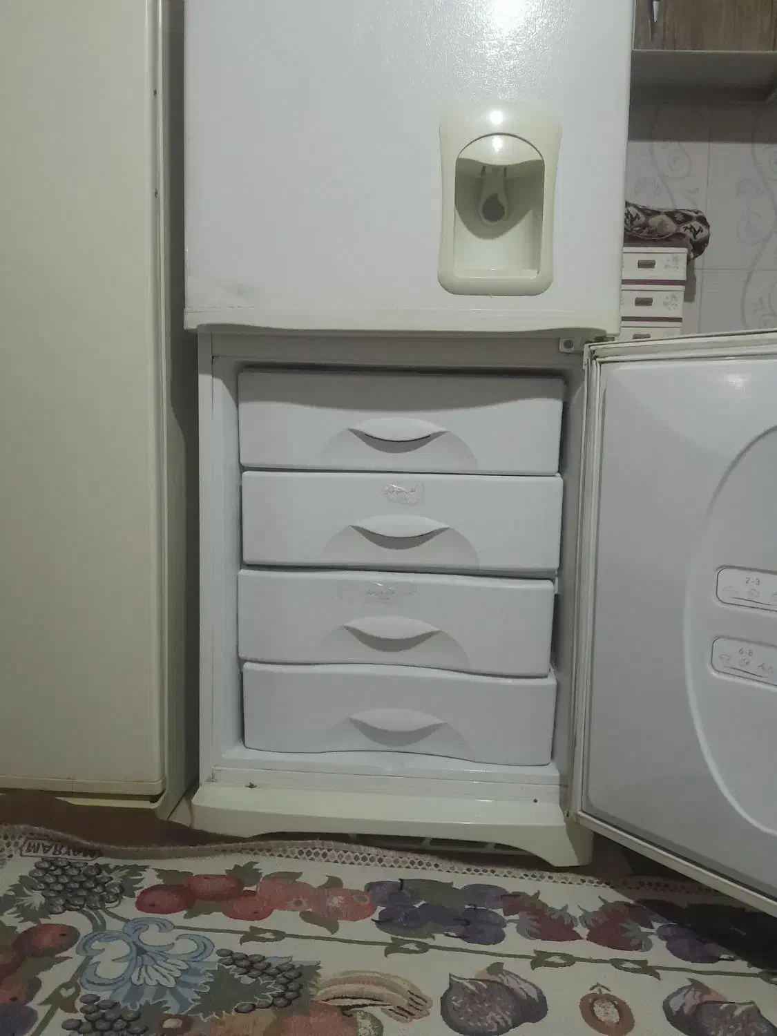 یخچال دو دَر تمیز|یخچال و فریزر|اقبالیه, |دیوار