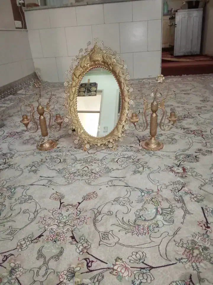 آینه و شمعدان برنجی|آینه|یزد, |دیوار