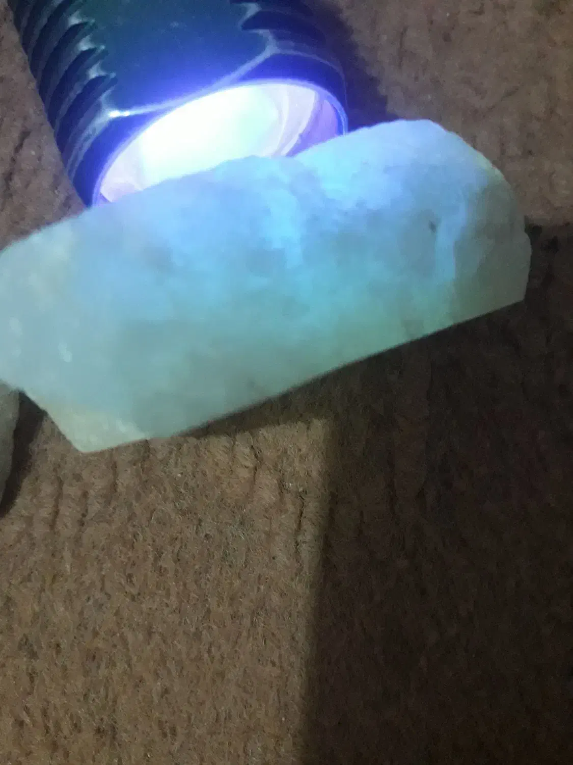 سنگ عقیق ایرانی شیری|جواهرات|بندر گز, |دیوار