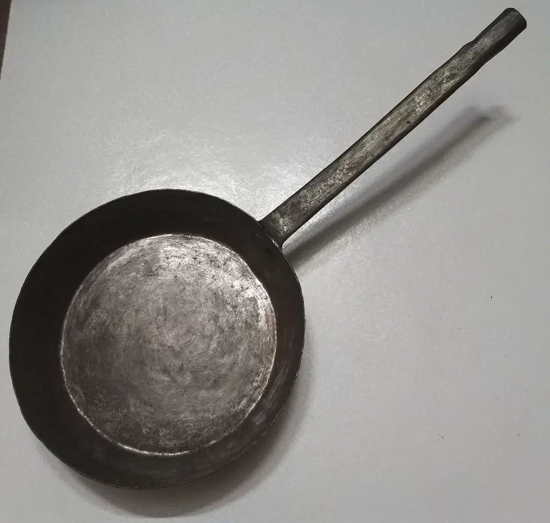 ماهیتابه مسی با کفگیر و ملاقه قدیمی|کلکسیون اشیاء عتیقه|گرگان, |دیوار