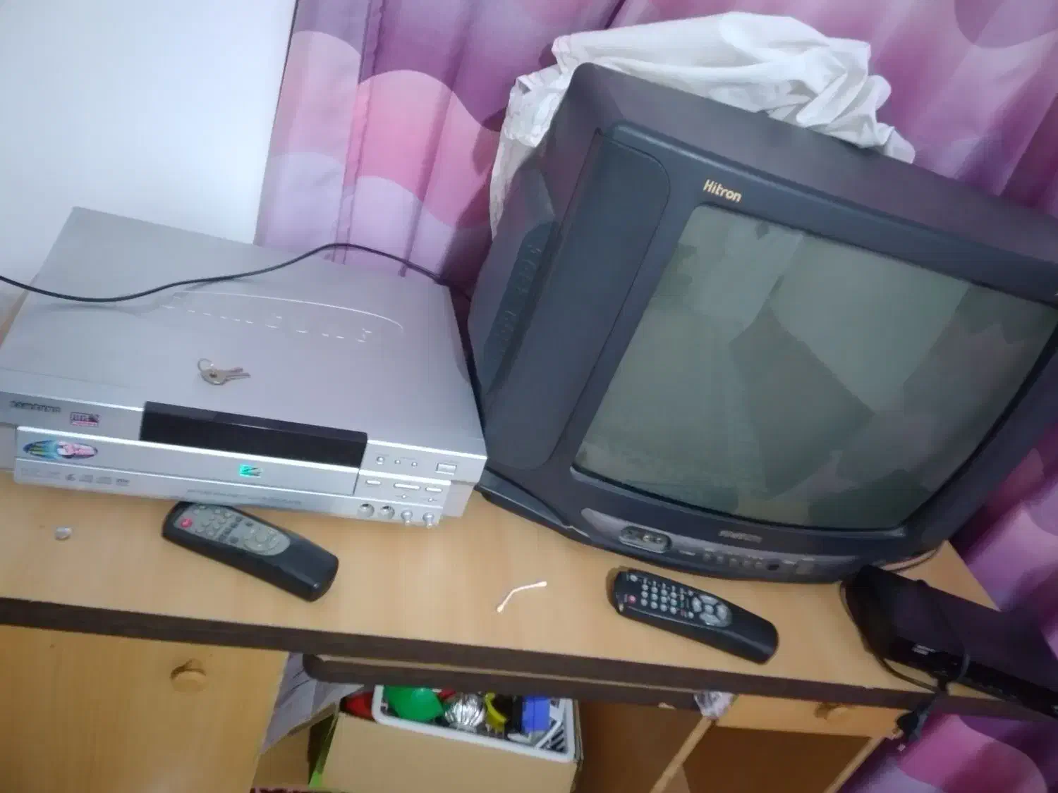 تلوزیون ۲۱ اینچ +گیرنده دیجیتال+سی دی ۳دیسک|تلویزیون و پروژکتور|ملایر, |دیوار