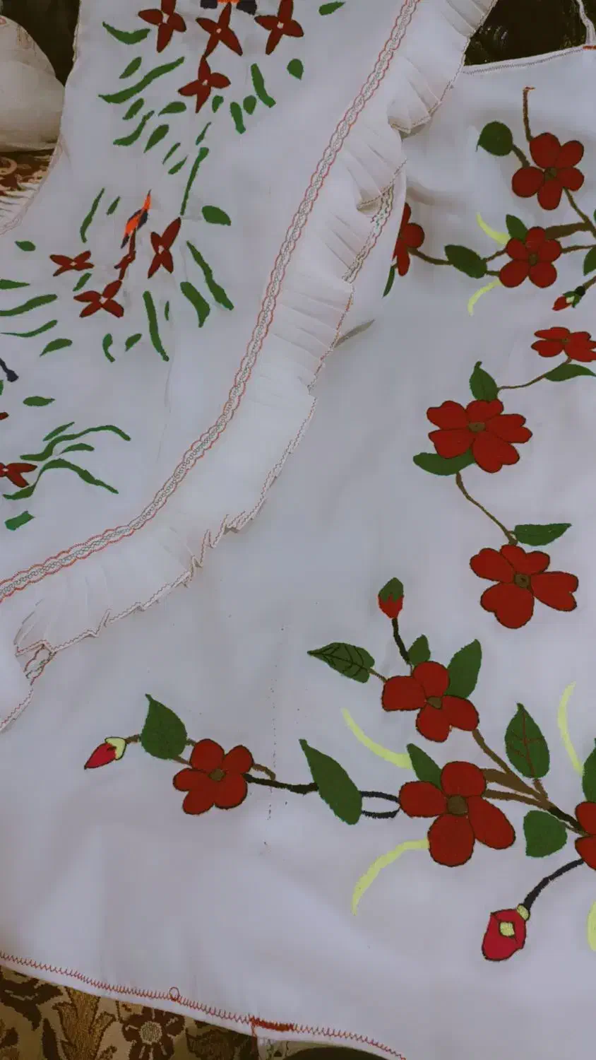 روبالشتی|رختخواب، بالش، پتو|لوداب, |دیوار