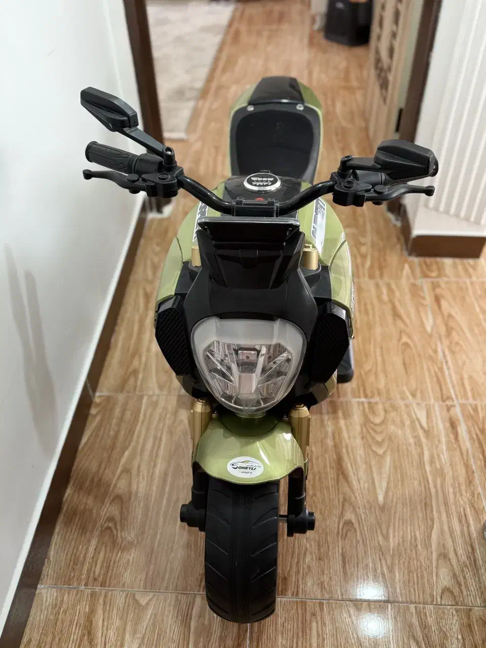 موتور شارژی رم خور سالم اصلا بیرون نرفته|اسباب‌بازی بچه|قروه, |دیوار