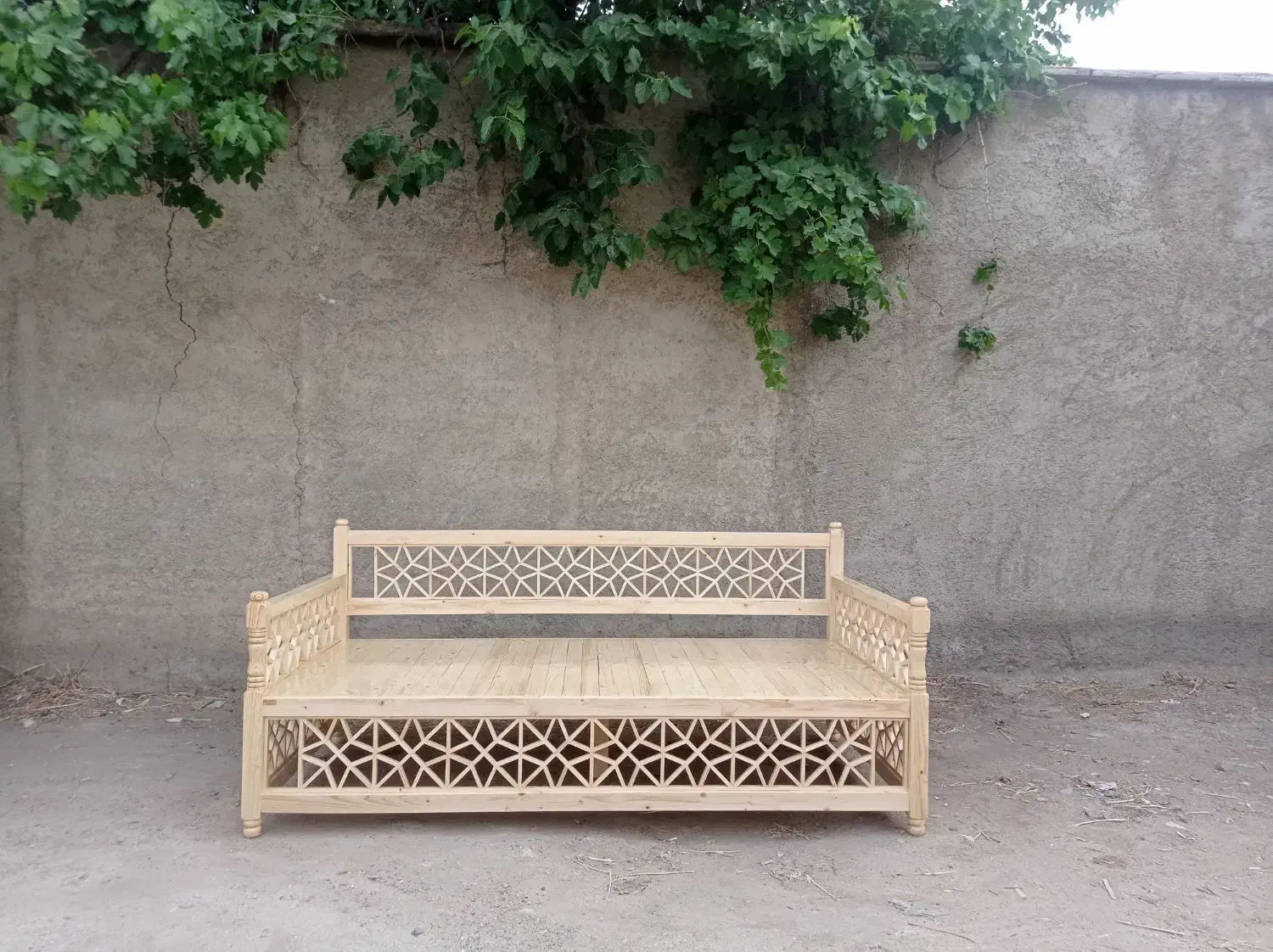تخت نشیمن گره چینی تمام چوب روس|مبلمان خانگی و میز عسلی|شیراز, دشت چنار|دیوار