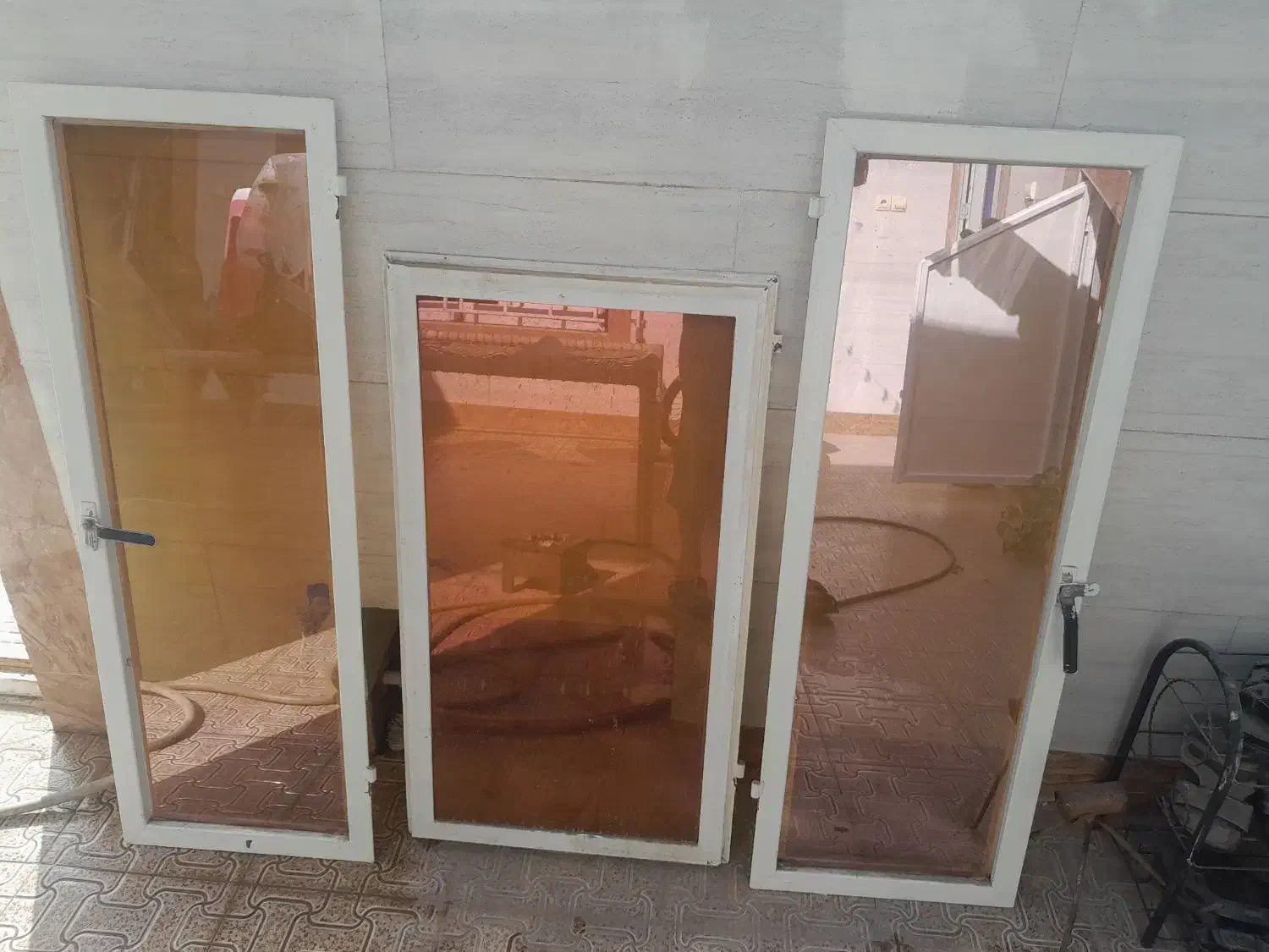 پنجره آهنی|مصالح و تجهیزات ساختمان|مسجد سلیمان, |دیوار