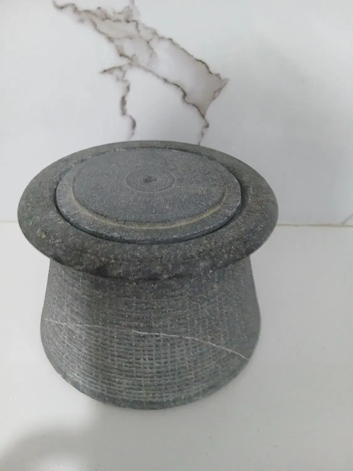 دیزی سنگی قدیمی|ظروف پخت‌وپز|آشخانه, |دیوار